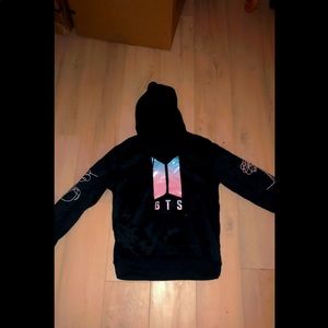 This bts sweatshirt is brand new